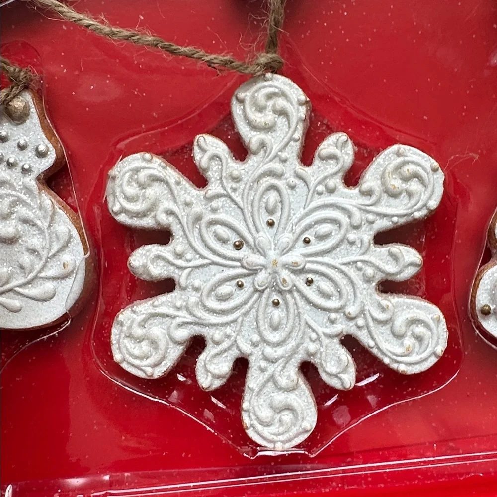 Martha Stewart White Gingerbread Garland 4 Foot Long - Resin Christmas Cookie
